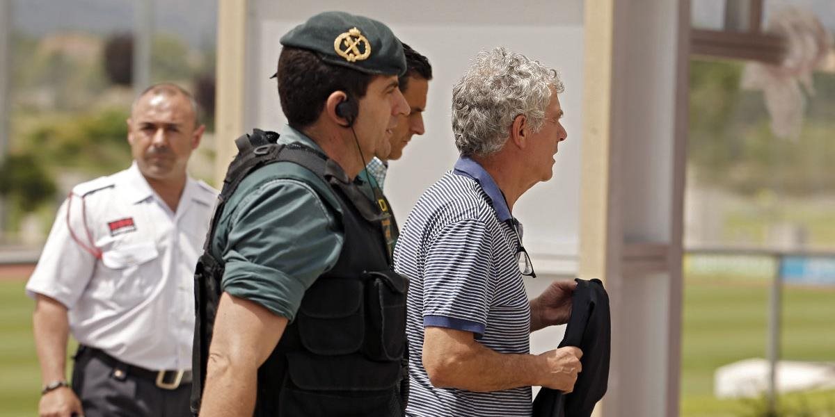 Šéfa španielskej futbalovej federácie suspendovali pre podozrenie z  korupcie