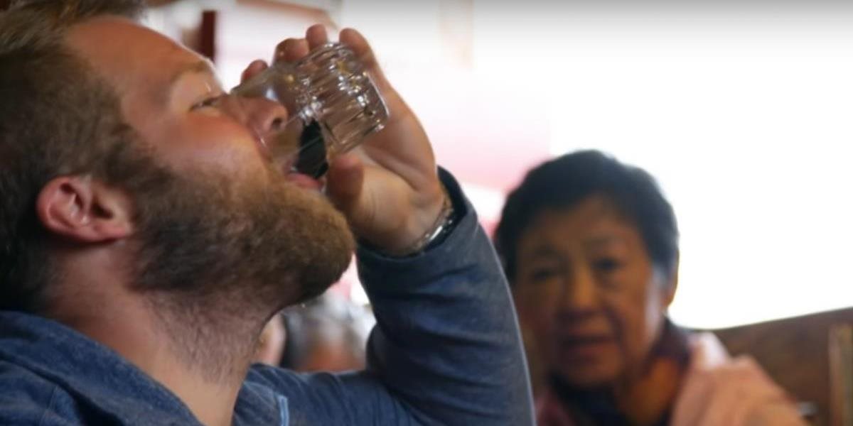 VIDEO V Kanade si môžete dopriať drink so skutočným ľudským palcom: Pozor, aby ste ho neprehltli
