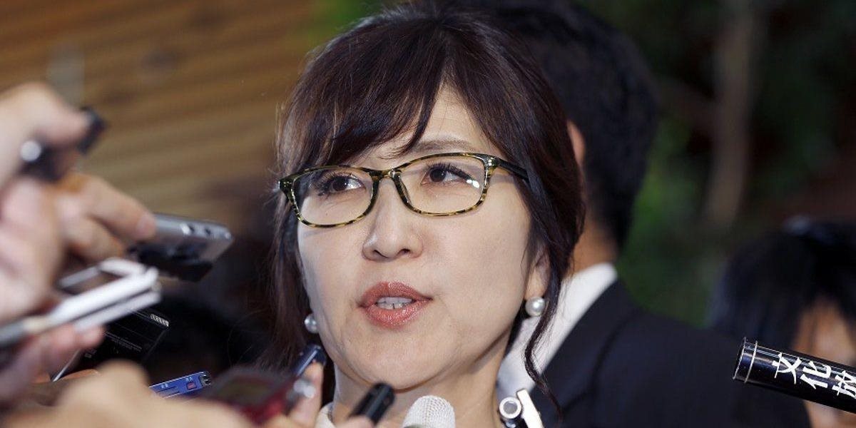Kvôli zatajovaniu dôležitých informácii odstúpila japonská ministerka obrany Tomomi Inadaová