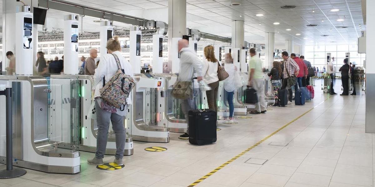 Na austrálskych letiskách pretrvávajú zvýšené bezpečnostné opatrenia, dôvodom sú teroristické hrozby