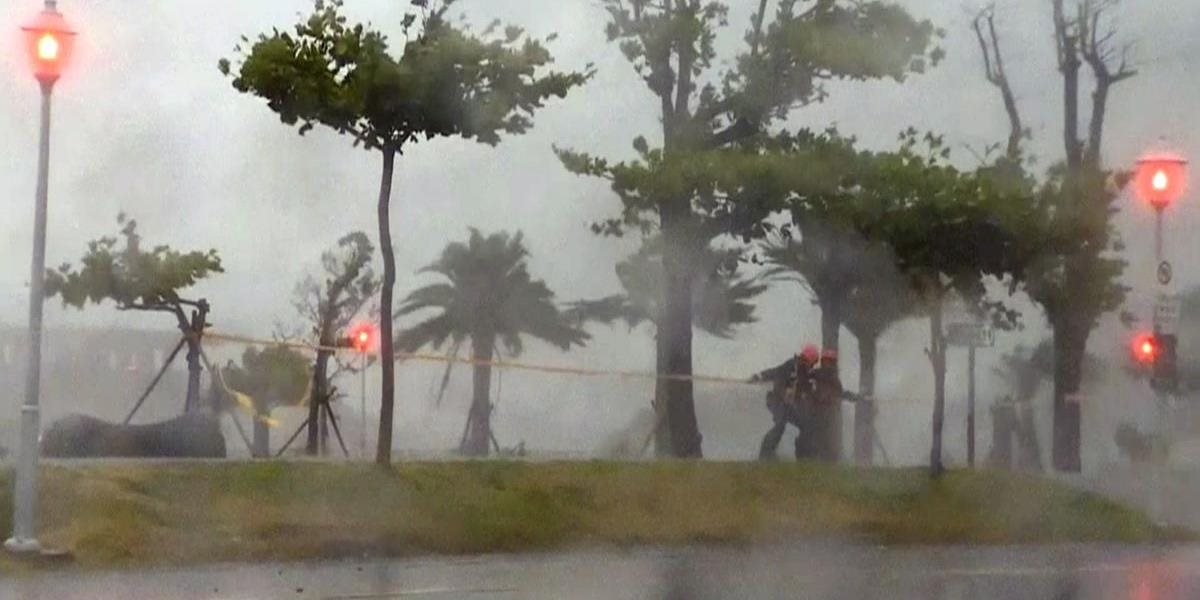FOTO Taiwan zasiahol druhý tajfún za dva dni