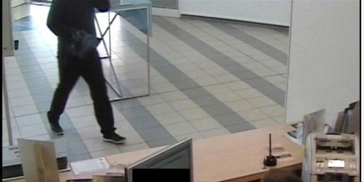 Neznámy páchateľ prepadol pobočku banky v bratislavskej Petržalke