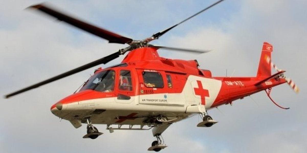Leteckí záchranári v Poprade najprv pomáhali zranenému lesnému robotníkovi neskôr turistovi