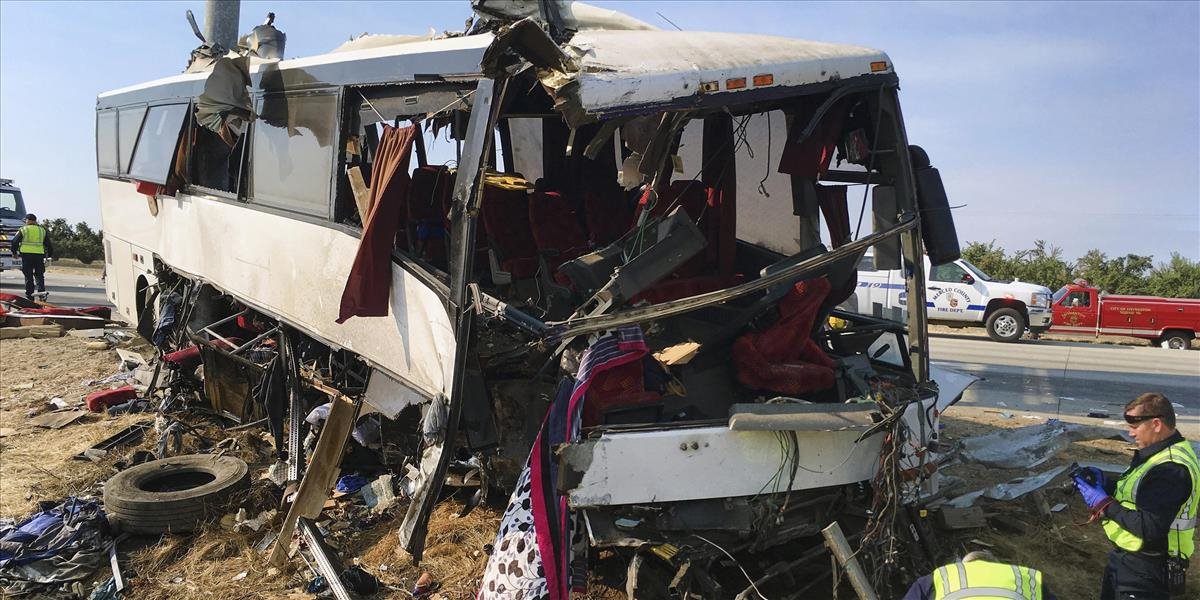 V Taliansku havaroval autobus s českými turistami: Vodič pri nehode zahynul