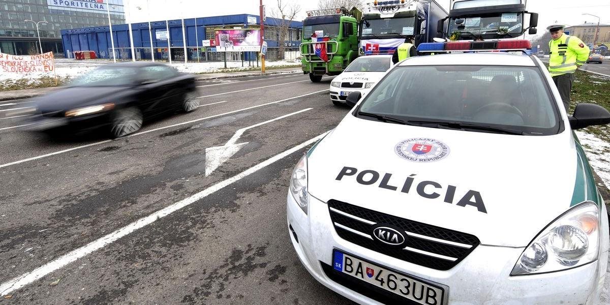 Dopravní policajti pomohli rodičke na ceste do nemocnice