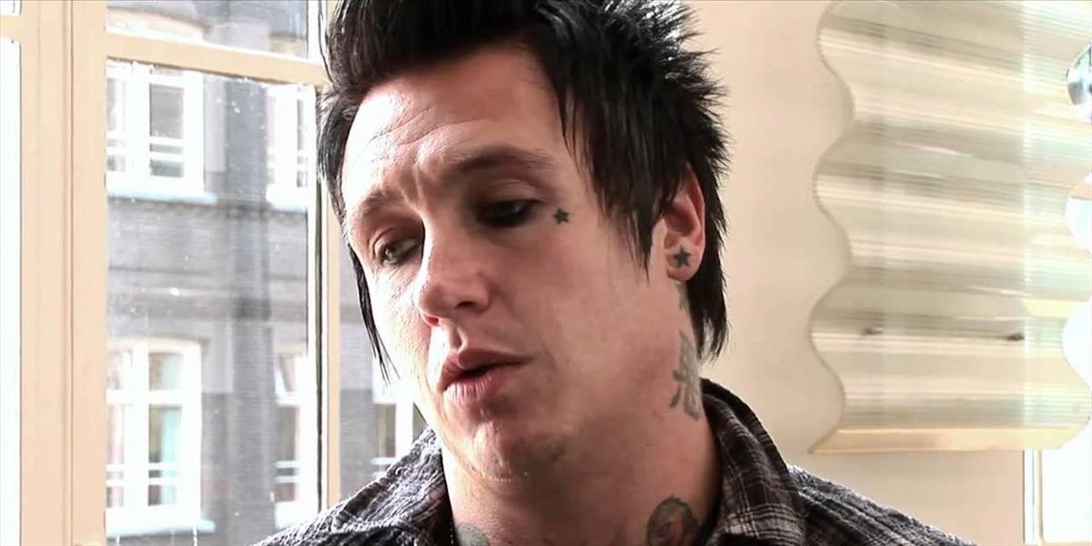 Spevák kapely Papa Roach podstúpi operáciu hlasiviek