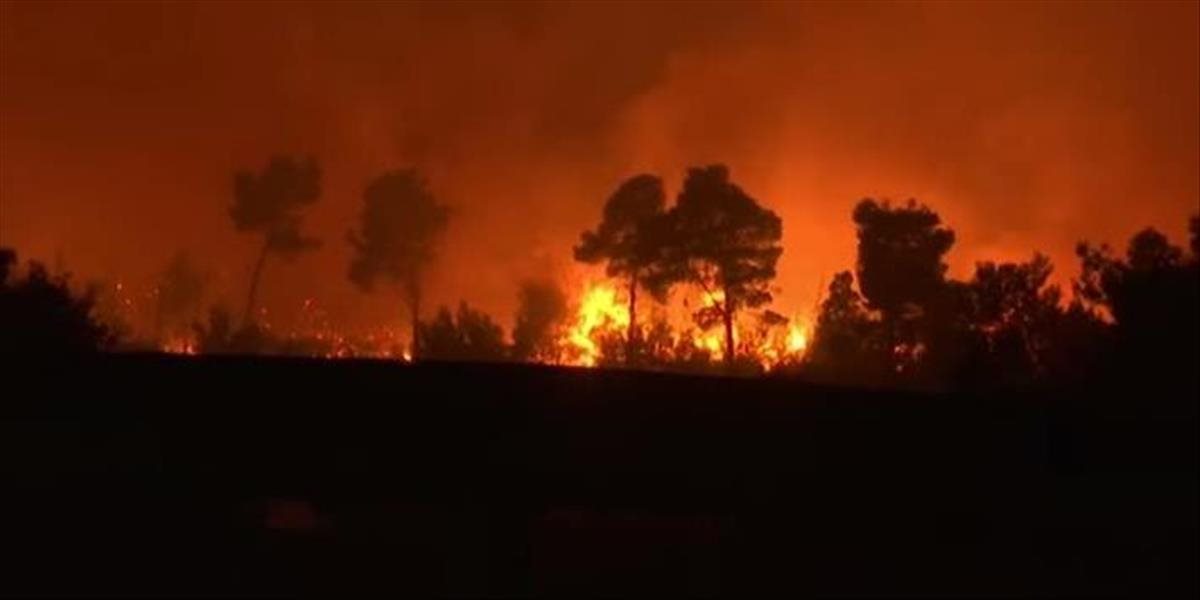 VIDEO Na ostrove Zakynthos vyhlásili pre lesné požiare mimoriadny stav