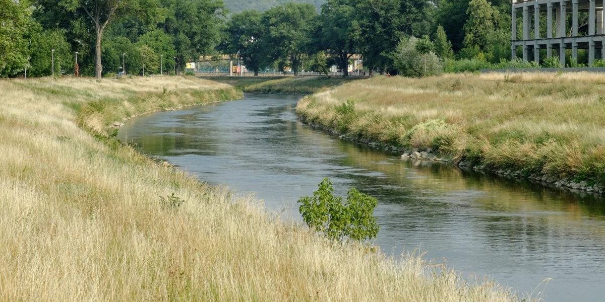 Partizánske žiada, aby kompetentné orgány riadne preskúmali znečisťovanie rieky Nitra