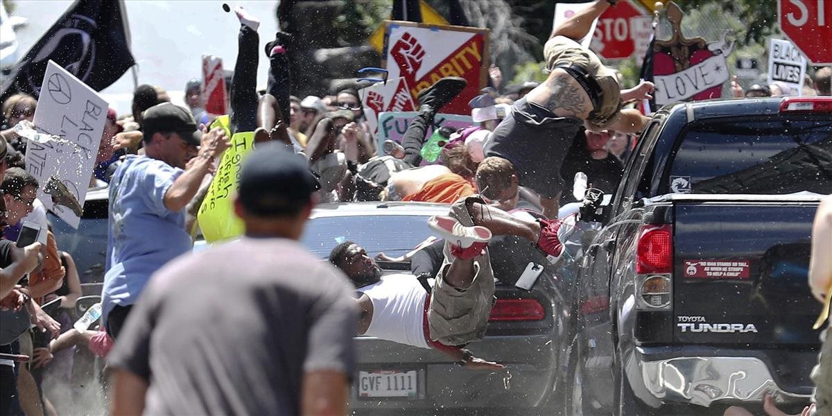 Šokujúce VIDEO Toto sa mi páči, komentoval krvavý útok v Charlottesville policajt