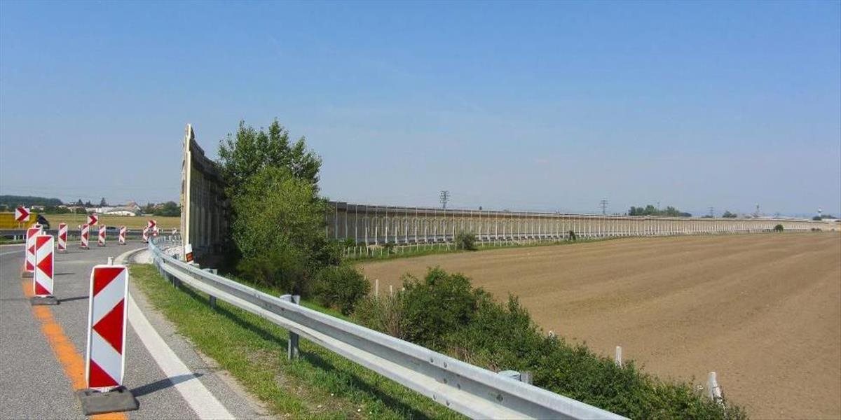 Národná diaľničná spoločnosť ukončila výstavbu protihlukovej steny na R1 pri Vlčkovciach