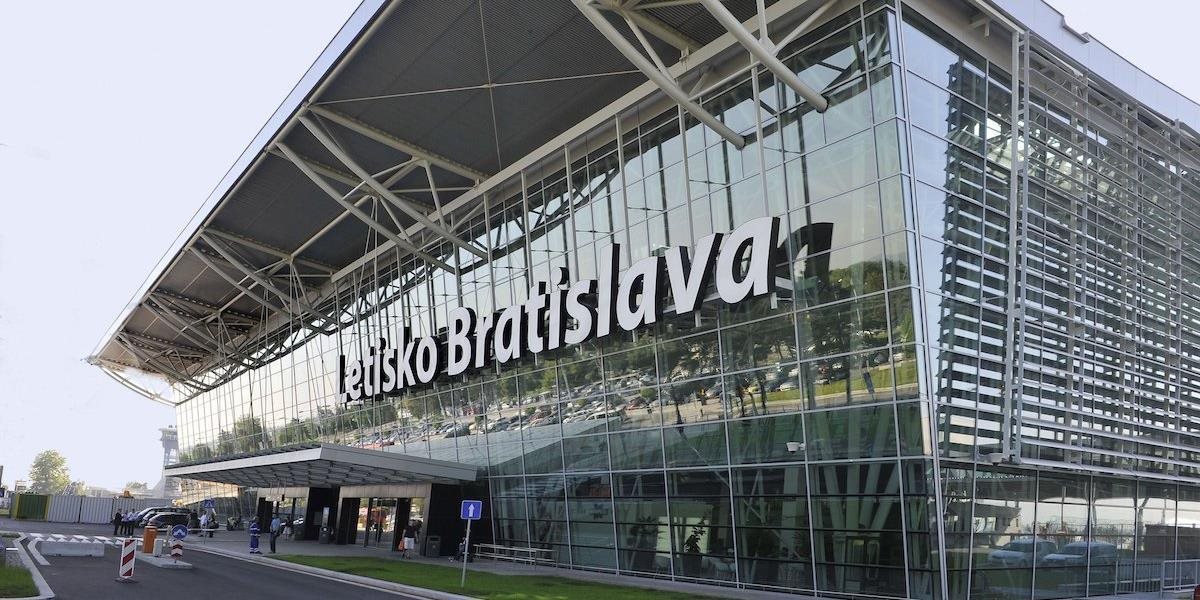 Letisko M. R. Štefánika včera večer zažilo poplach: Anonym tam nahlásil bombu