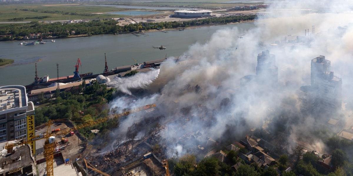 Požiar v Rostove na Done: Jeden mŕtvy, desiatky zranených