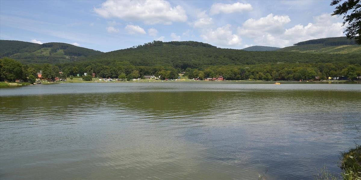 FOTO Z jazera v Krpáčove vytiahli mŕtvolu, ide o 17-ročného Dominika