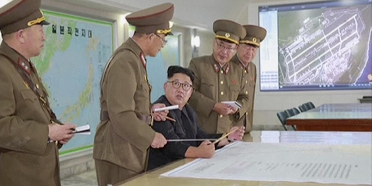 Kim Čong-un nariadil výrobu ďalších raketových motorov: Spojeným štátom sa však nevyhráža