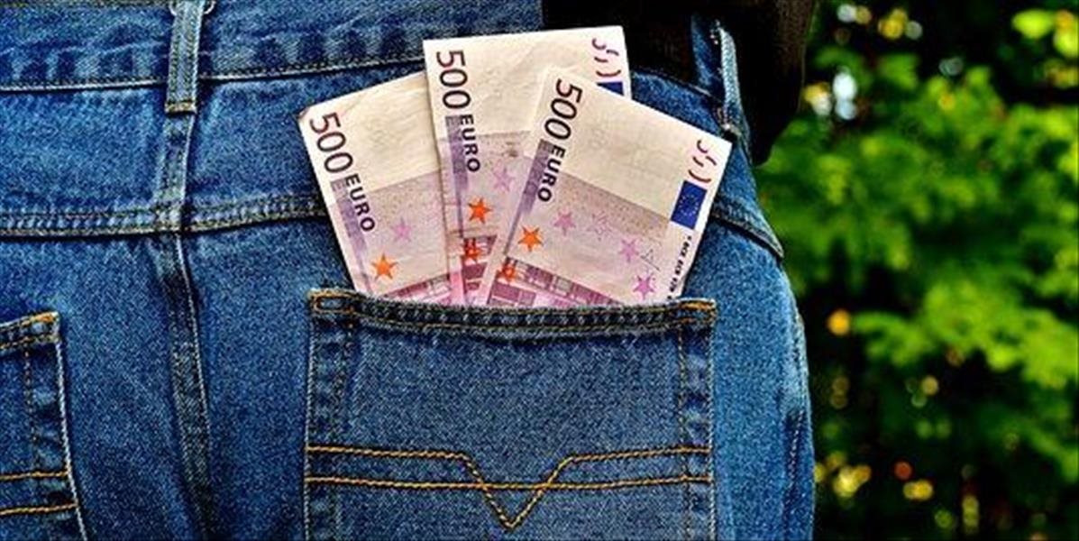 Do fondov, dlhopisov a akcií na Slovensku investuje menej ako 4 % domácností
