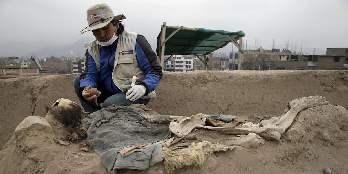FOTO Archeológovia v Peru objavili hrobku s pozostatkami 16 čínskych migrantov