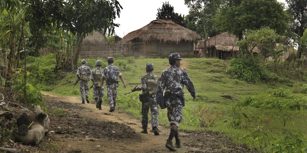 Počet obetí útokov moslimských povstalcov v Mjanmarsku vzrástol na 71