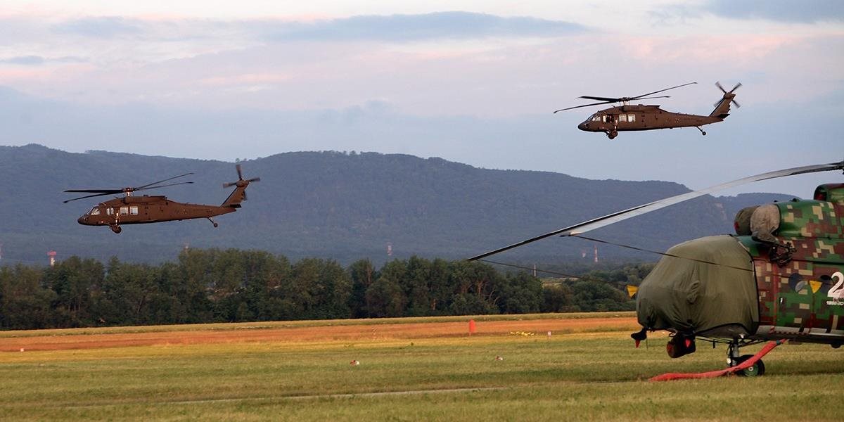 Na vrtuľníkoch Black Hawk letela po prvý raz čisto slovenská posádka