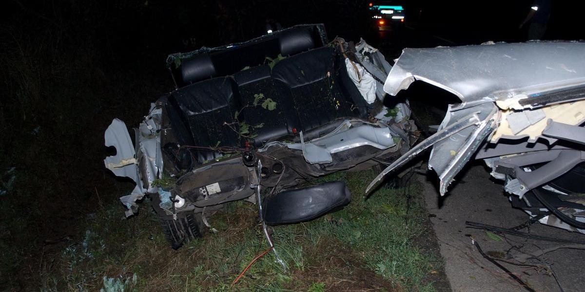 FOTO Pri dopravnej nehode zomreli dvaja mladí ľudia