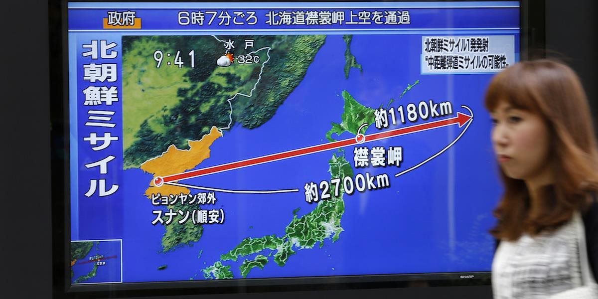 KĽDR odpálila balistickú strelu, ktorá preletela ponad Japonsko