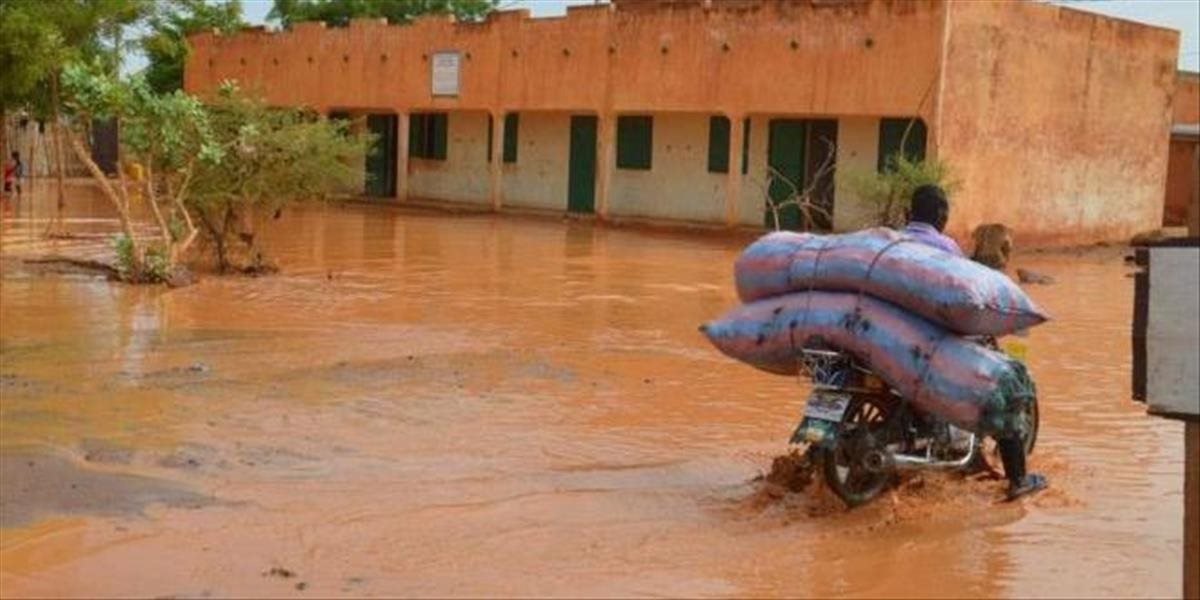 Prudké dažde v štáte Niger pripravili o život najmenej 44 ľudí