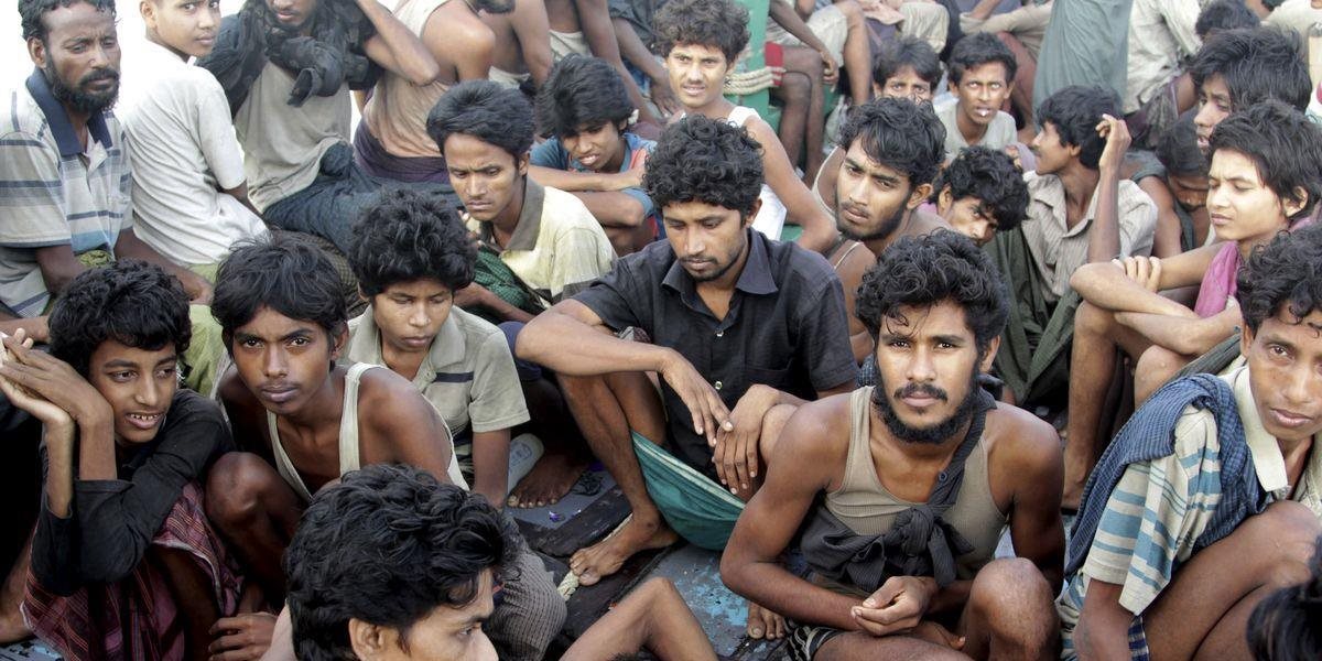 Až 18-tisíc moslimských Rohingov utieklo pred prenasledovaním do Bangladéša