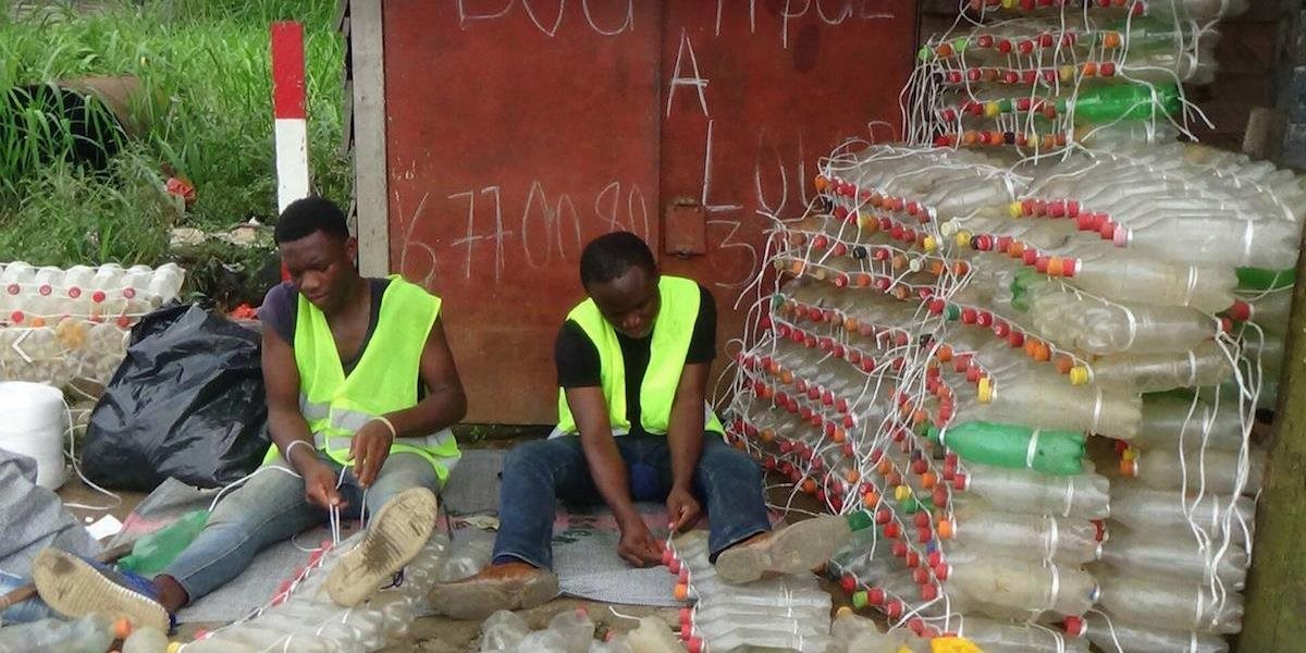 FOTO Študenti originálne recyklujú plastové fľaše: Stavajú z nich lode