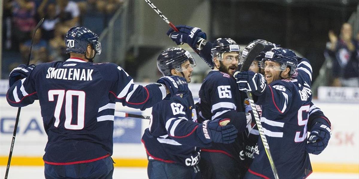 KHL: Belasých potiahol Kanaďan Genoway, prvé body Slovana v novej sezóne