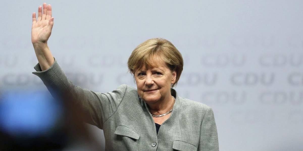 Merkelová čelí viac ako tisícke trestných oznámení z vlastizrady