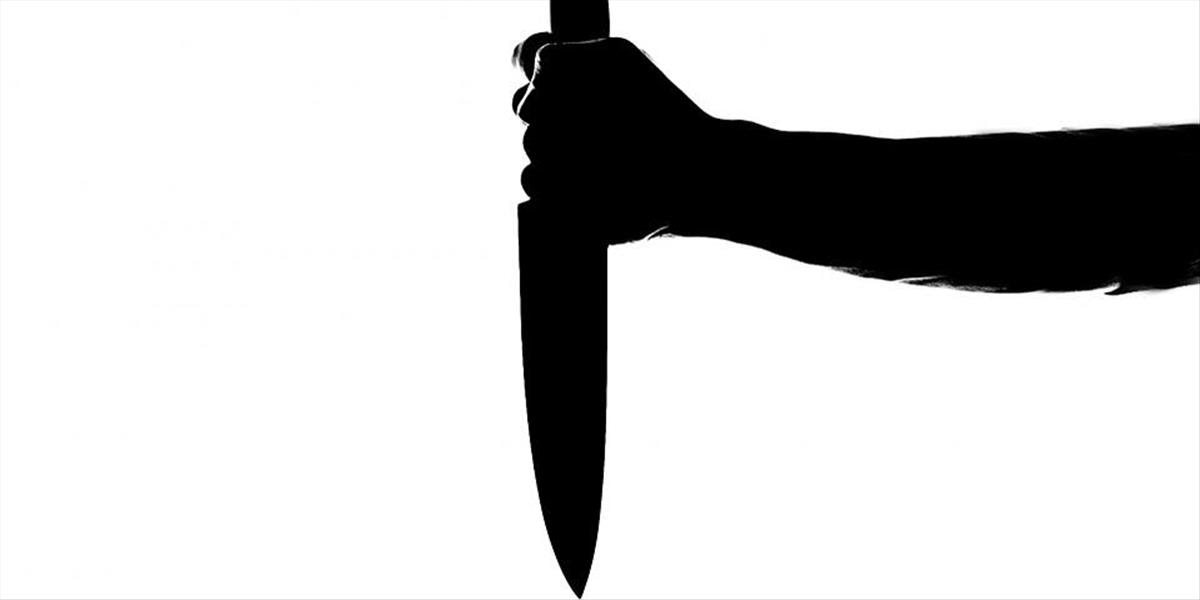 V Štokholme zaútočil muž s nožom na policajta a bodol ho do krku