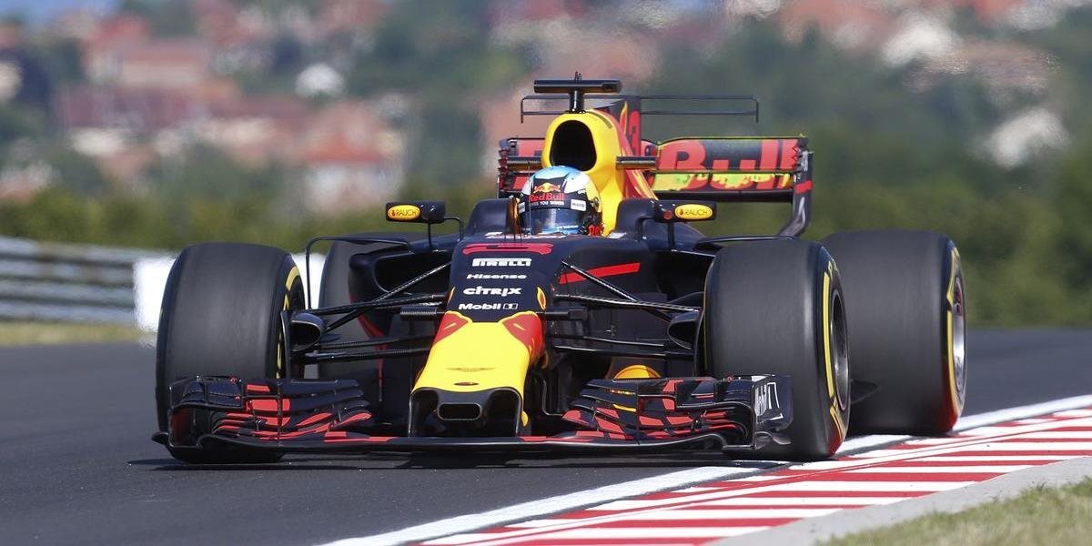 F1: Ricciardo, Verstappen a Sainz dostali tresty pred VC Talianska