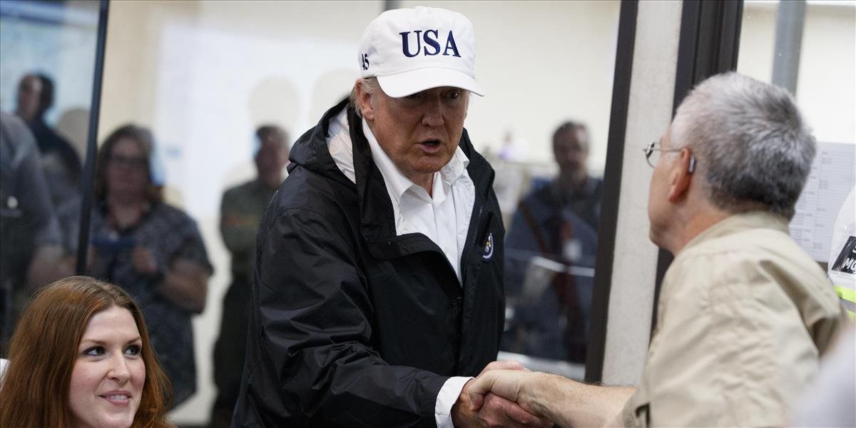 Trump by sa mal počas druhej návštevy oblastí postihnutých hurikánom Harvey stretnúť aj s obyvateľmi
