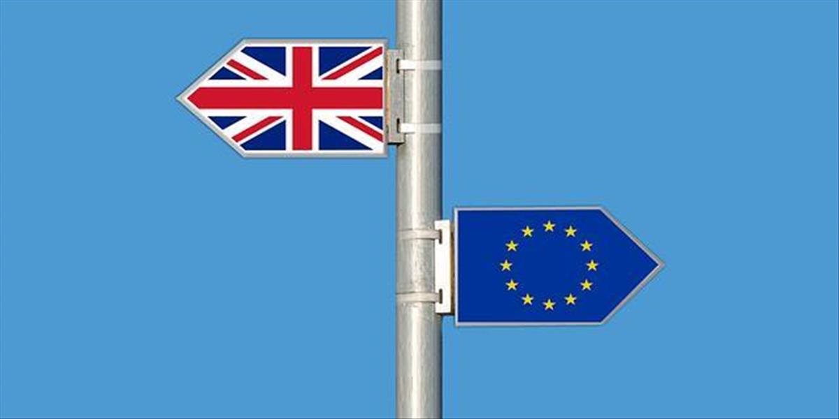 EÚ hrozí Londýnu, že bez pokroku v otázke rozpočtu nezačnú rokovania