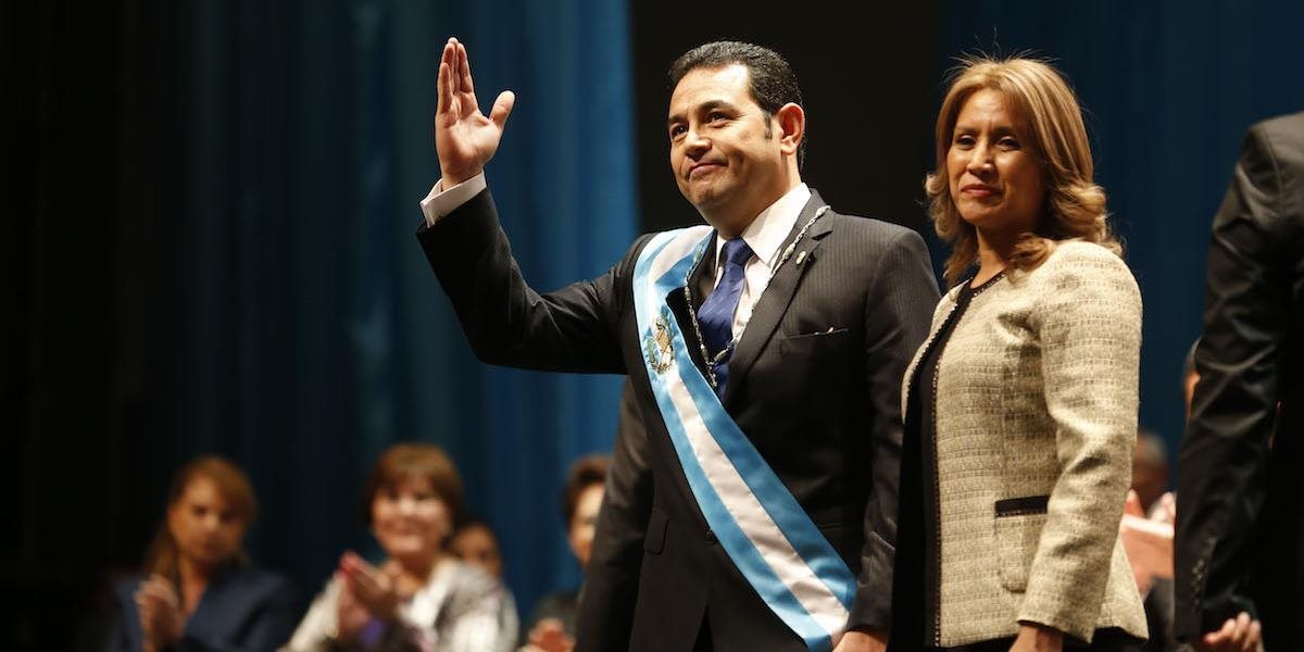 Prezidentovi Guatemaly Jimmymu Moralesovi hrozí odobratie imunity