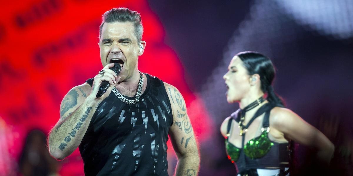 Robbie Williams zrušil pre ochorenie plánované koncerty v Rusku