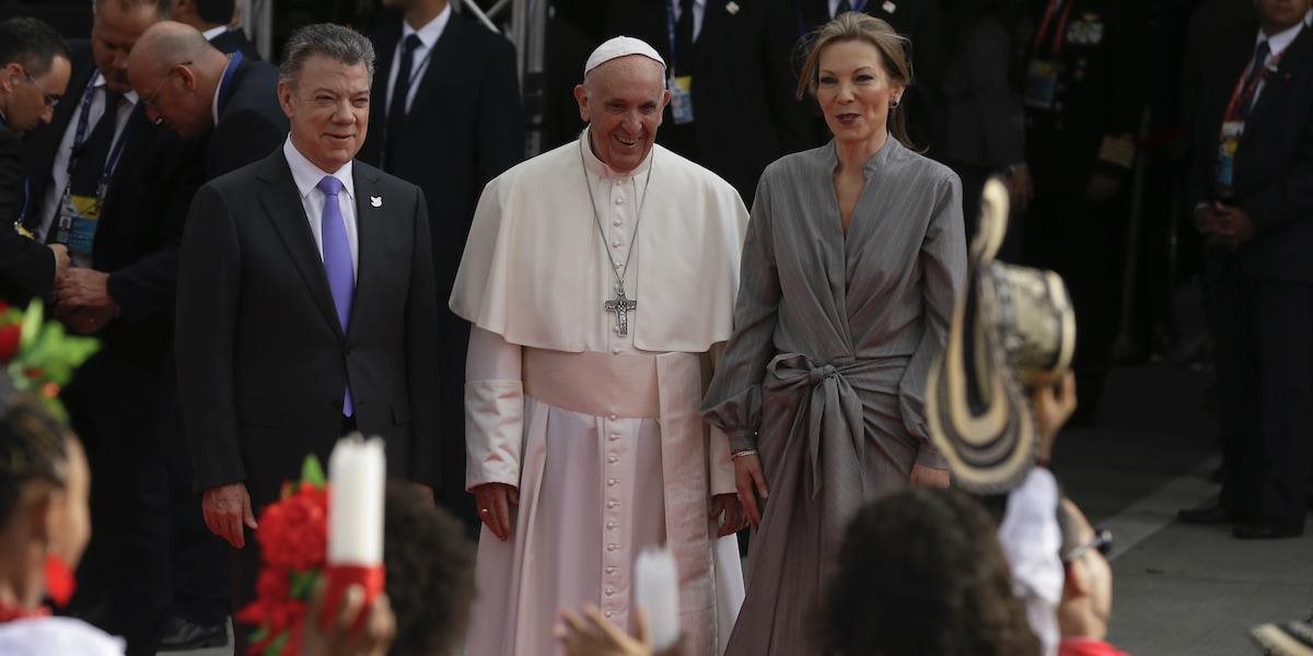 FOTO Pápež František vyzval Kolumbijčanov na urovnanie sporov