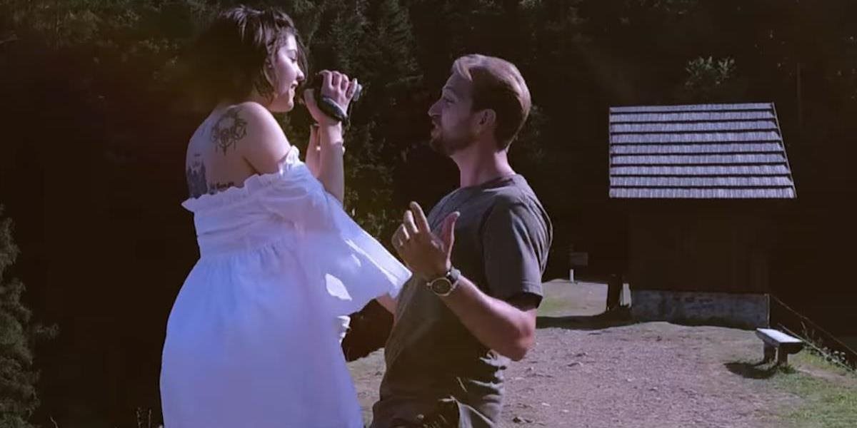 VIDEO Samuel Tomeček a Celeste Buckingham natočili spoločný klip k novinke Shoes