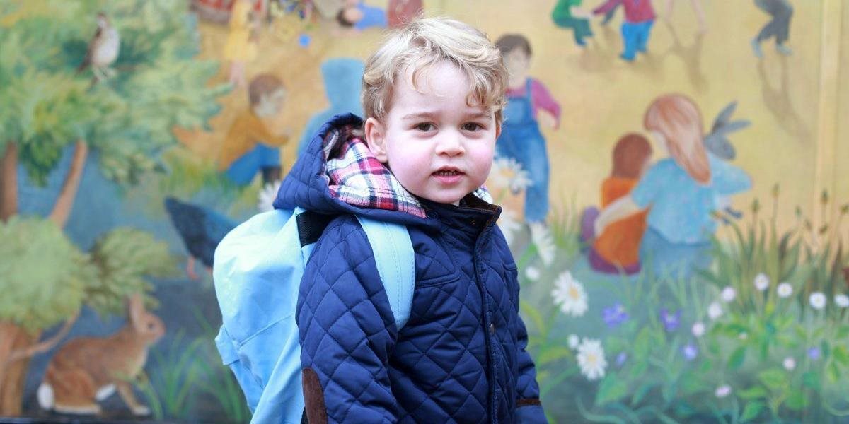 Princ George začal chodiť do školy, stal sa z neho veľký prvák