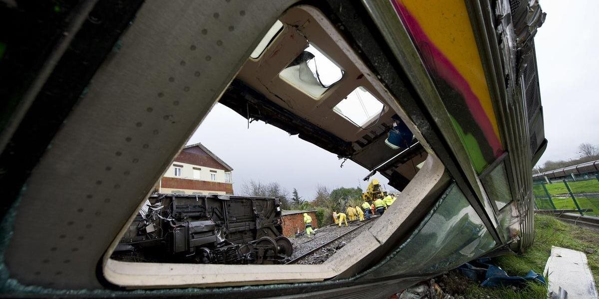 AKTUALIZOVANÉ Pri havárii vlaku v strednej časti Švajčiarska sa zranilo najmenej 27 ľudí