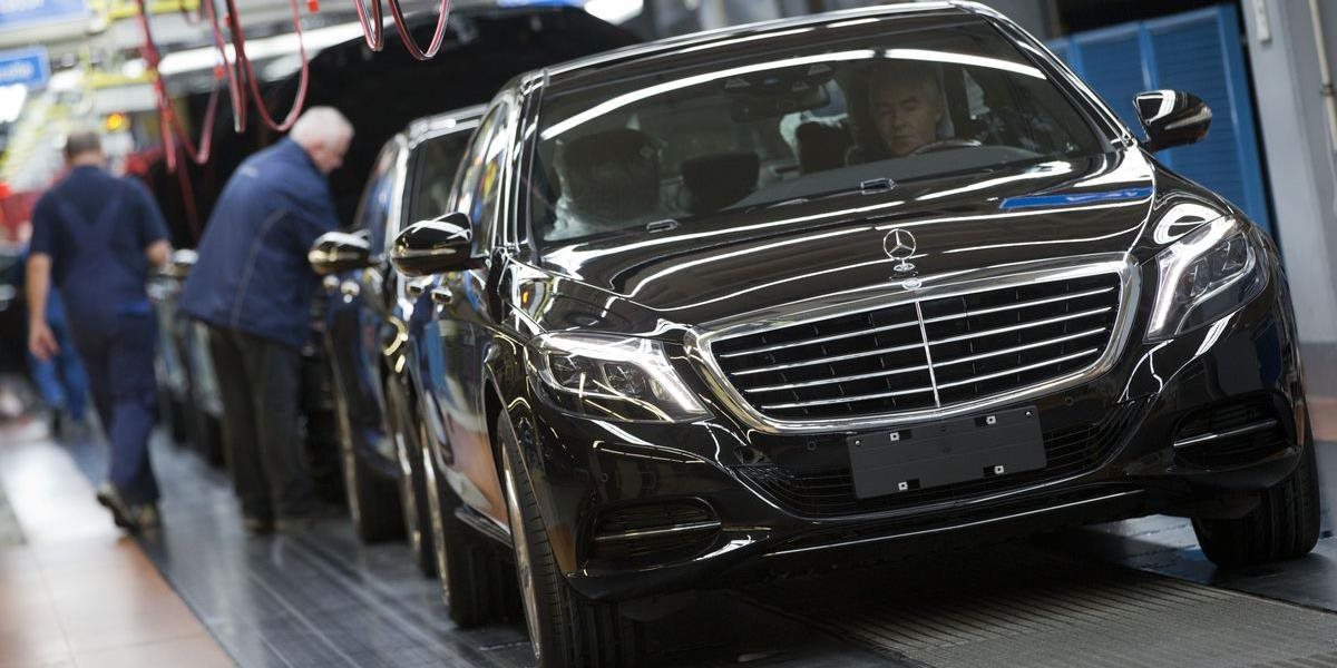 Koncern Daimler prijal program úspor pre divíziu Mercedes-Benz