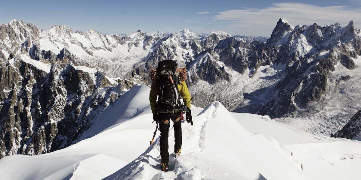 Zomrel posledný člen skupiny horolezcov, ktorí sa zrútili do ľadovcovej trhliny v Alpách