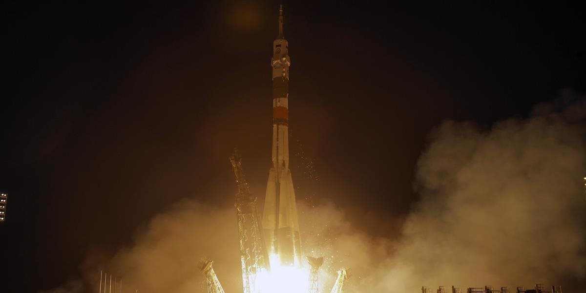 VIDEO Z Bajkonuru odštartovala kozmická loď Sojuz s trojčlennou americko-ruskou posádkou