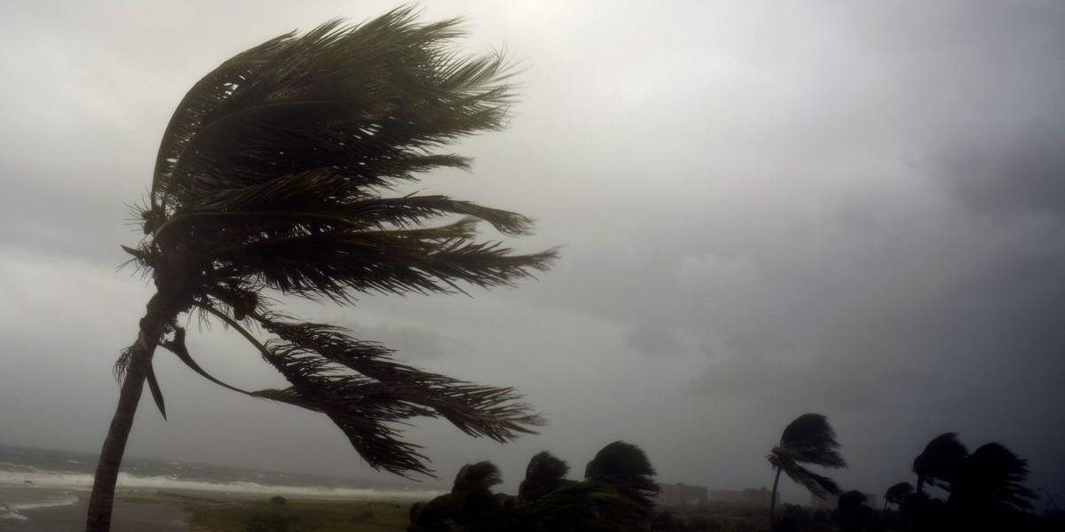 VIDEO Tropická búrka Max zosilnela na hurikán prvej kategórie