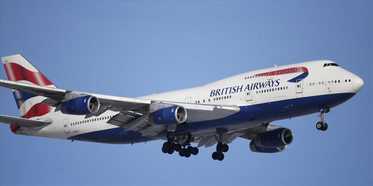 VIDEO Lietadlo British Airways obkľúčili bezpečnostné jednotky