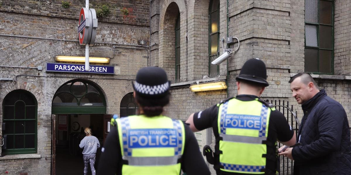 Britská polícia v súvislosti s druhým zatknutím prehľadala dom v Stanwelle