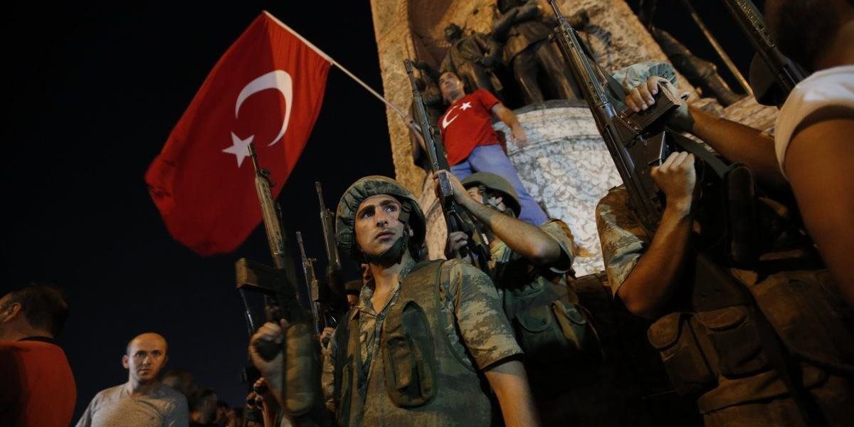 Turecká armáda spustila manévre pri hranici s irackým Kurdistanom