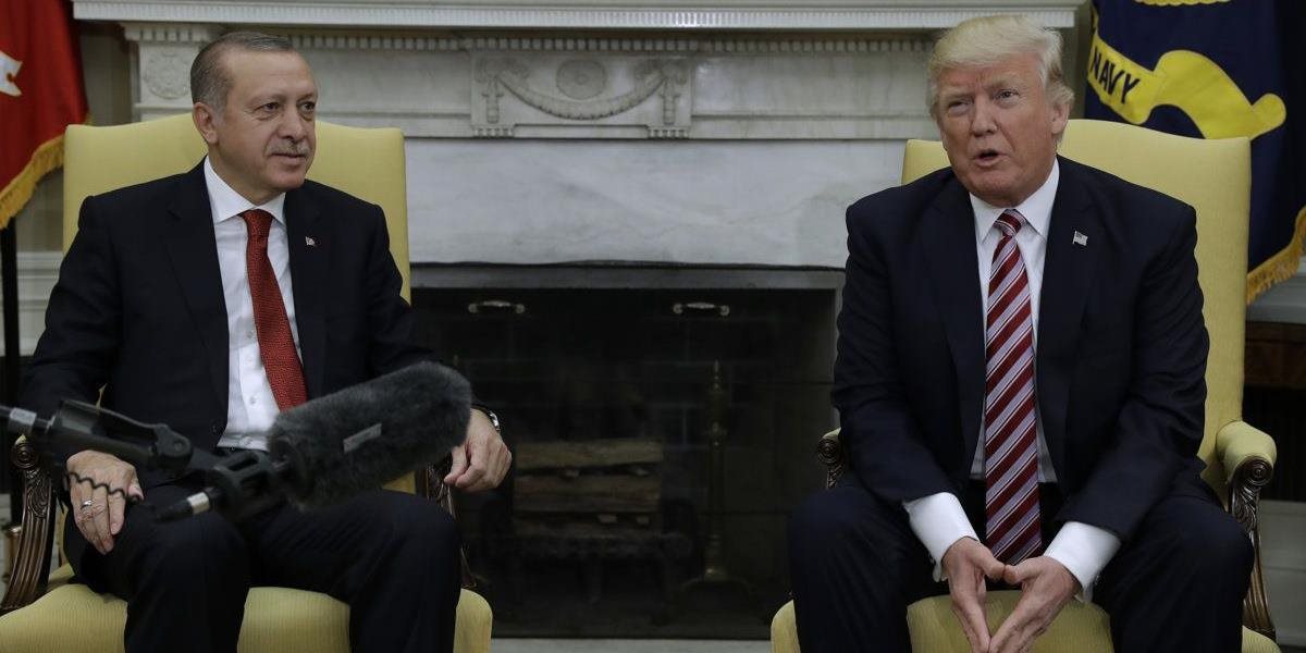 Trump vysoko ocenil Erdogana a vyzdvihol americko-turecké vzťahy