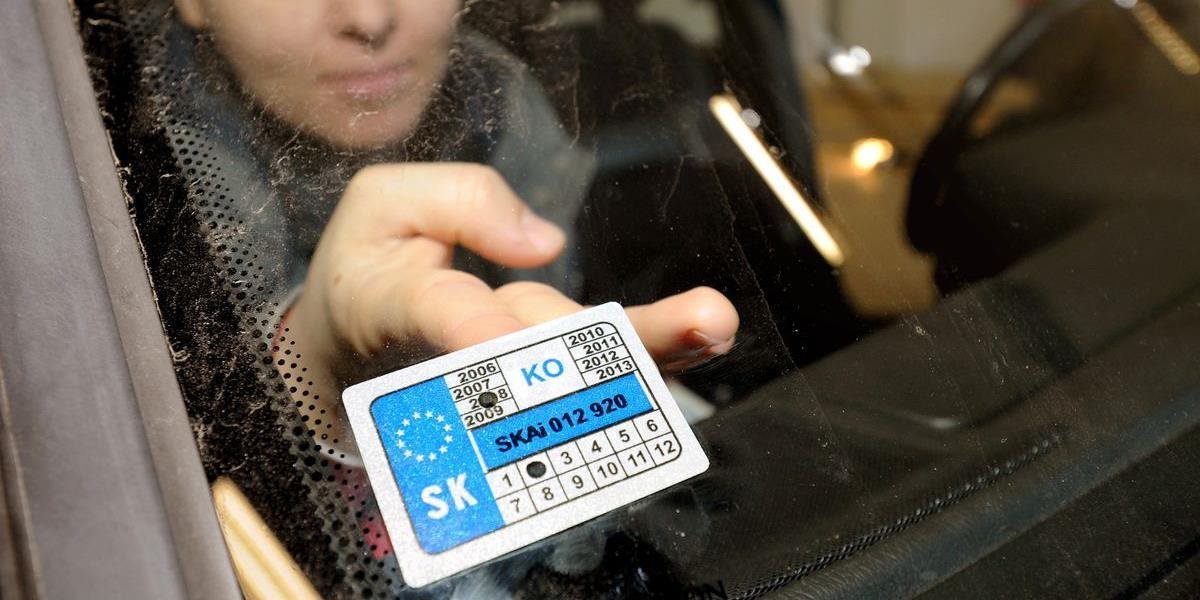 Národná asociácia STK navrhuje zrušenie kontrolných nálepiek na autá