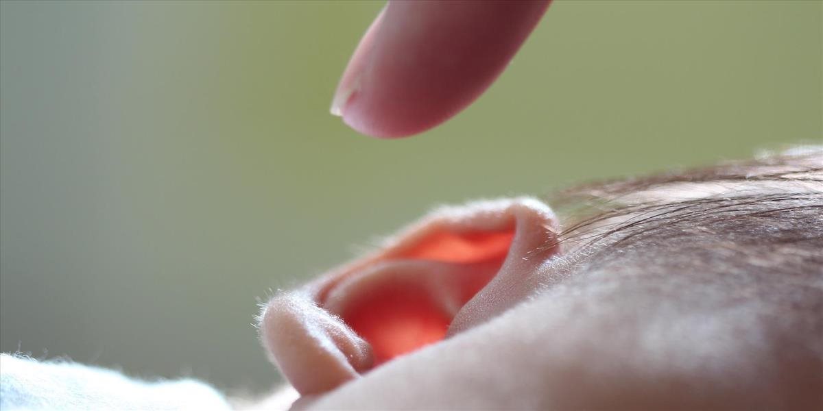 Ročne sa s poruchou sluchu rodí asi 200 bábätiek, odborníci radia, ako im pomôcť