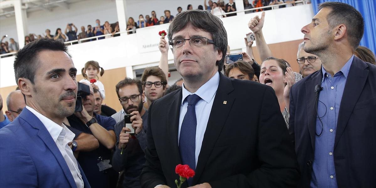 Katalánsky regionálny prezident Carles Puigdemont hlasoval v referende